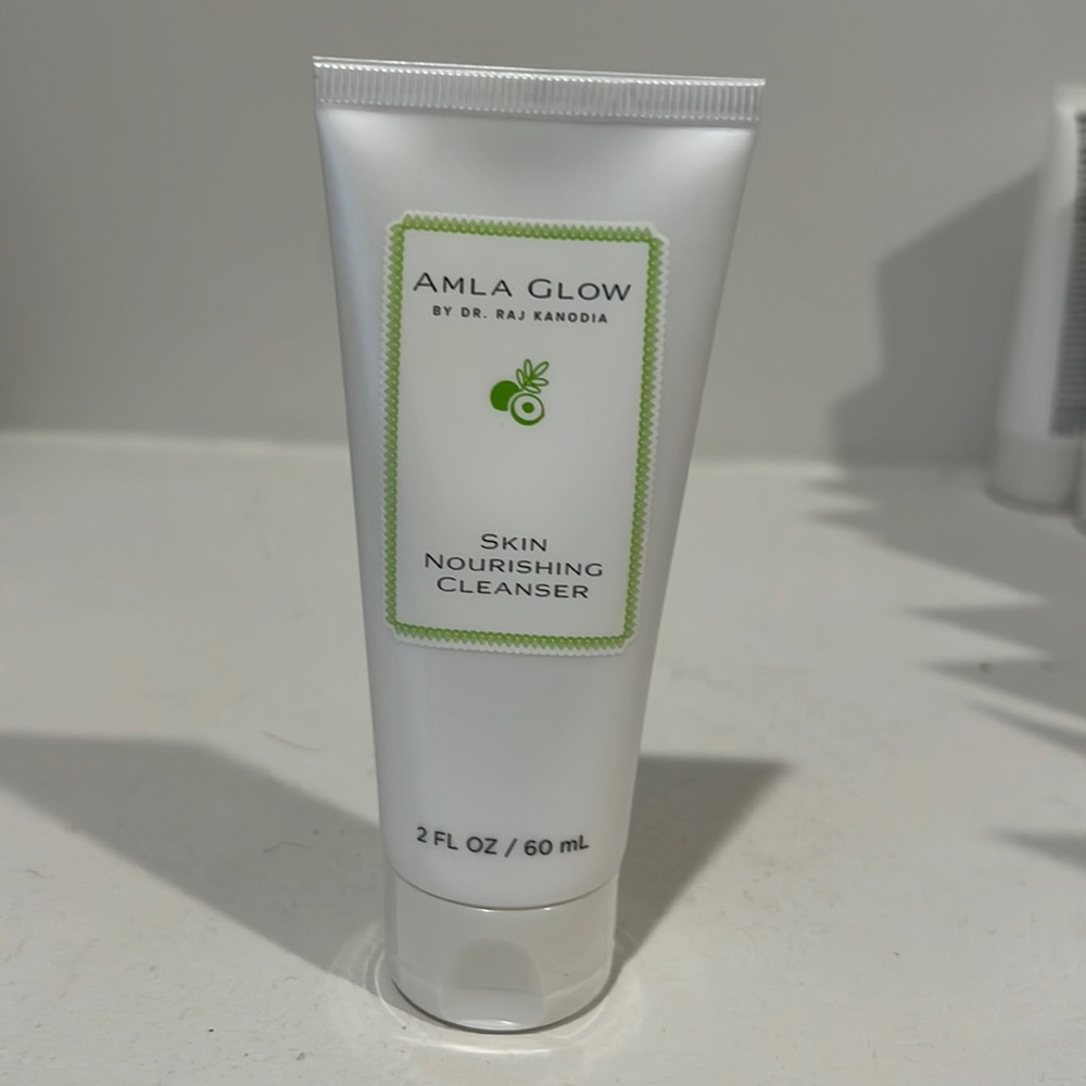Alma Glow By Dr Raj Kanodia Skin Nourishing Cleanser